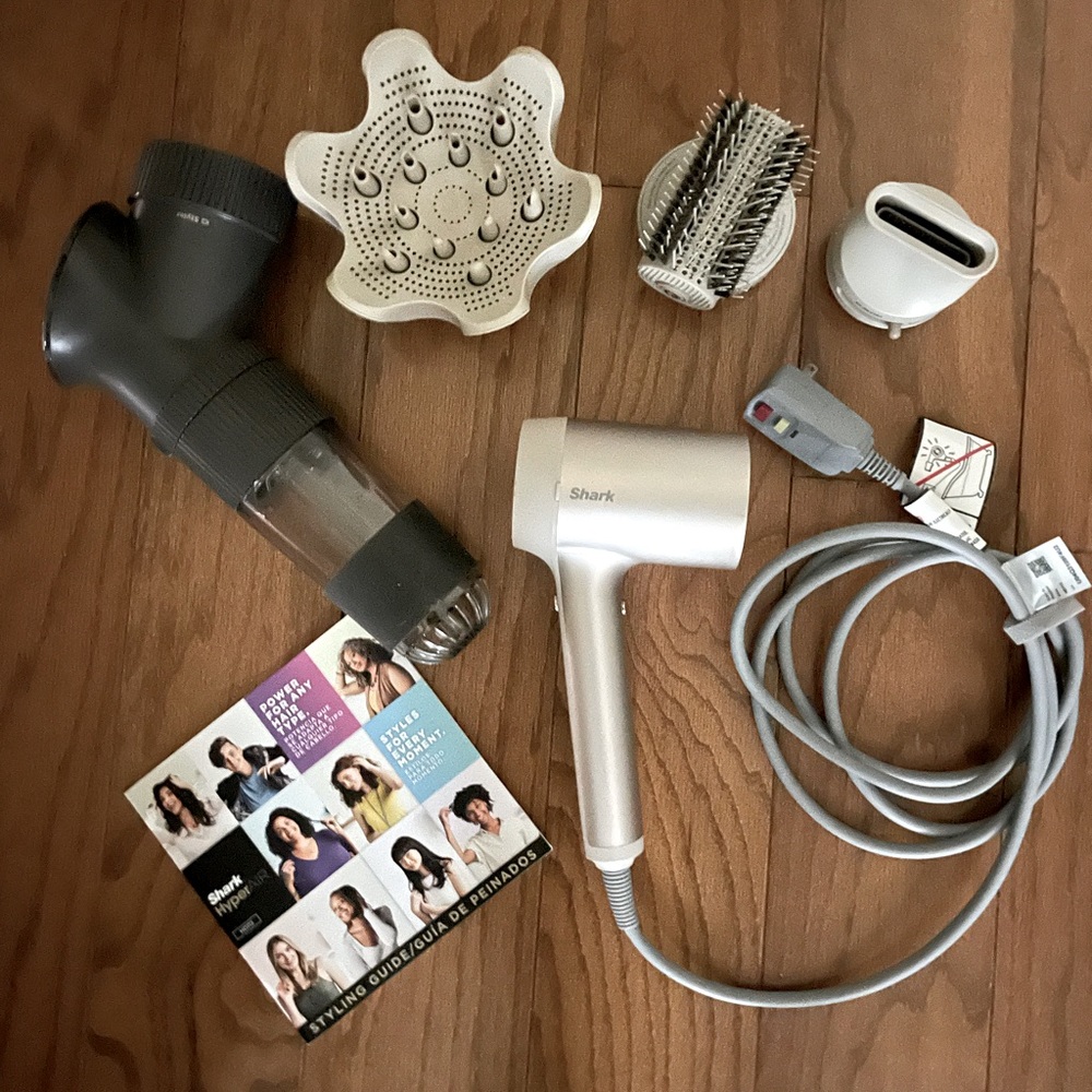 Shark hairdryer with attachments